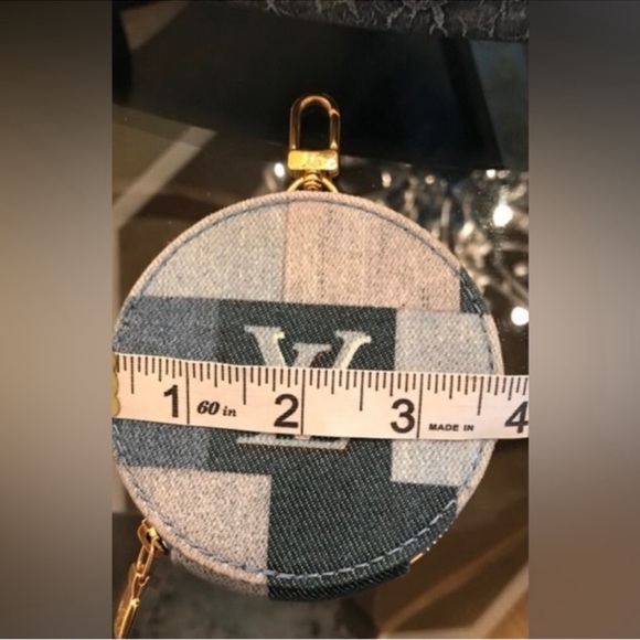 Exquisite Louis Vuitton Round Denim Patchwork Bag Charm Keychain Coin Pouch - Picture 12 of 17